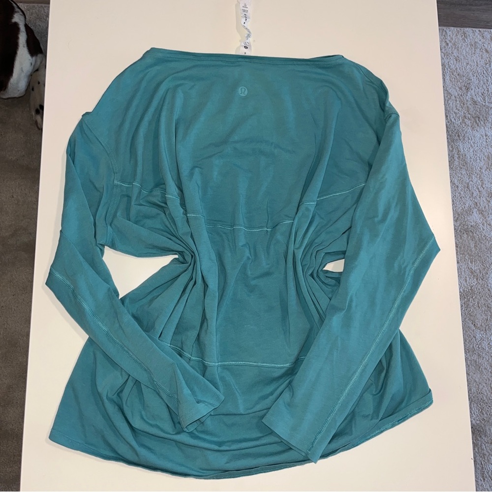 Lululemon size 6 blue long sleeve